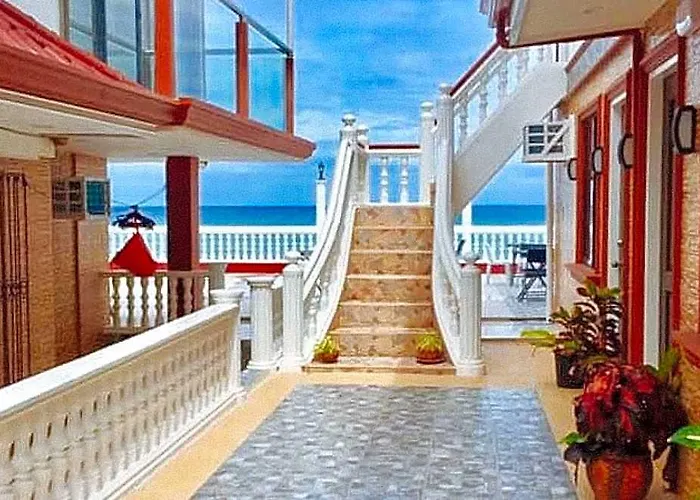Hotell Reddoorz @ Billys 2*