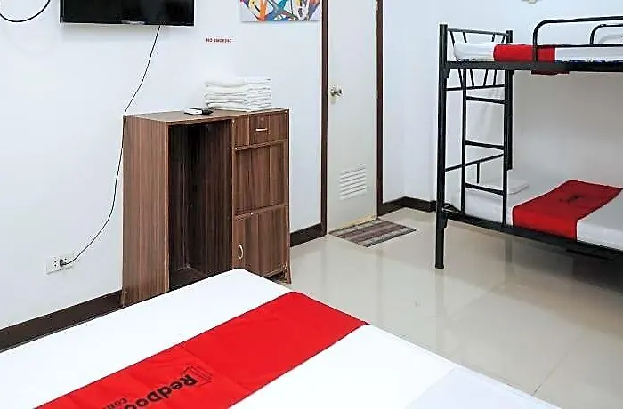 Hotel Reddoorz @ Billys Oslob