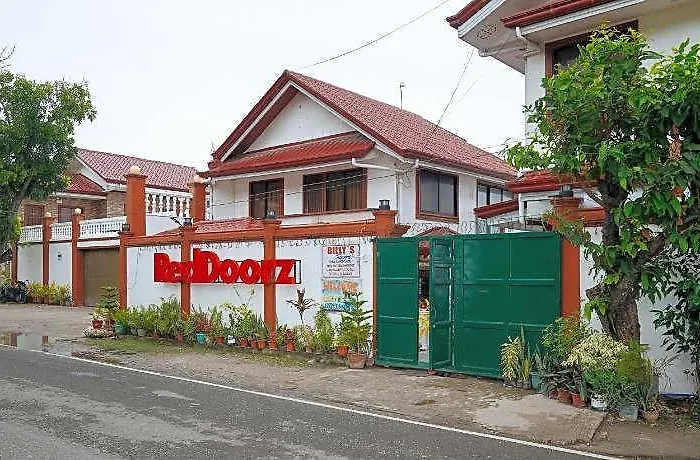 Reddoorz @ Billys Hotel