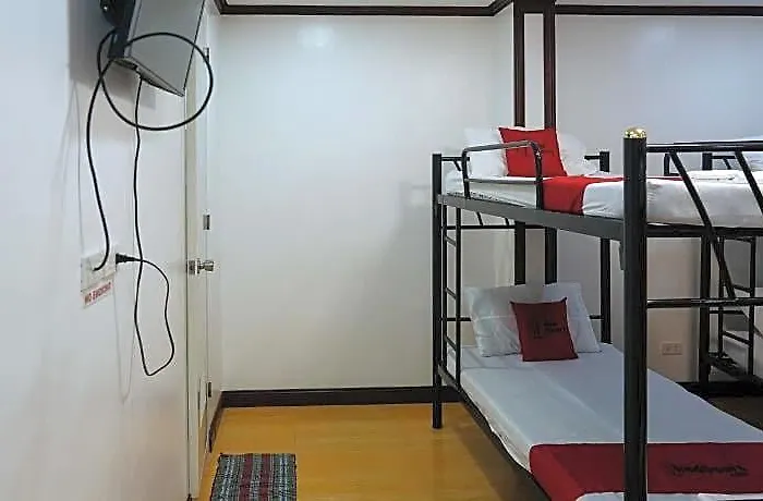 Reddoorz @ Billys Hotell 2*